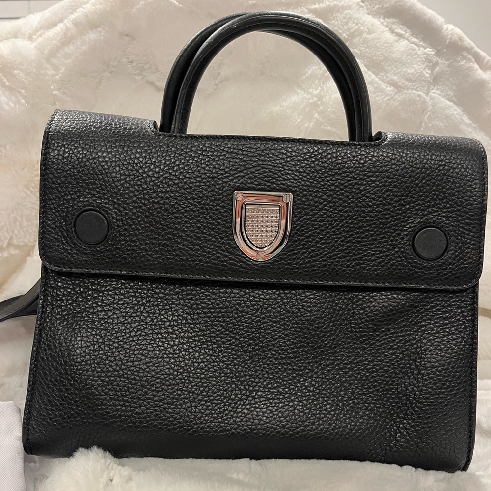 CHRISTIAN DIOR  CD Black Pebbled Leather Medium DIOREVER Bag With Strap